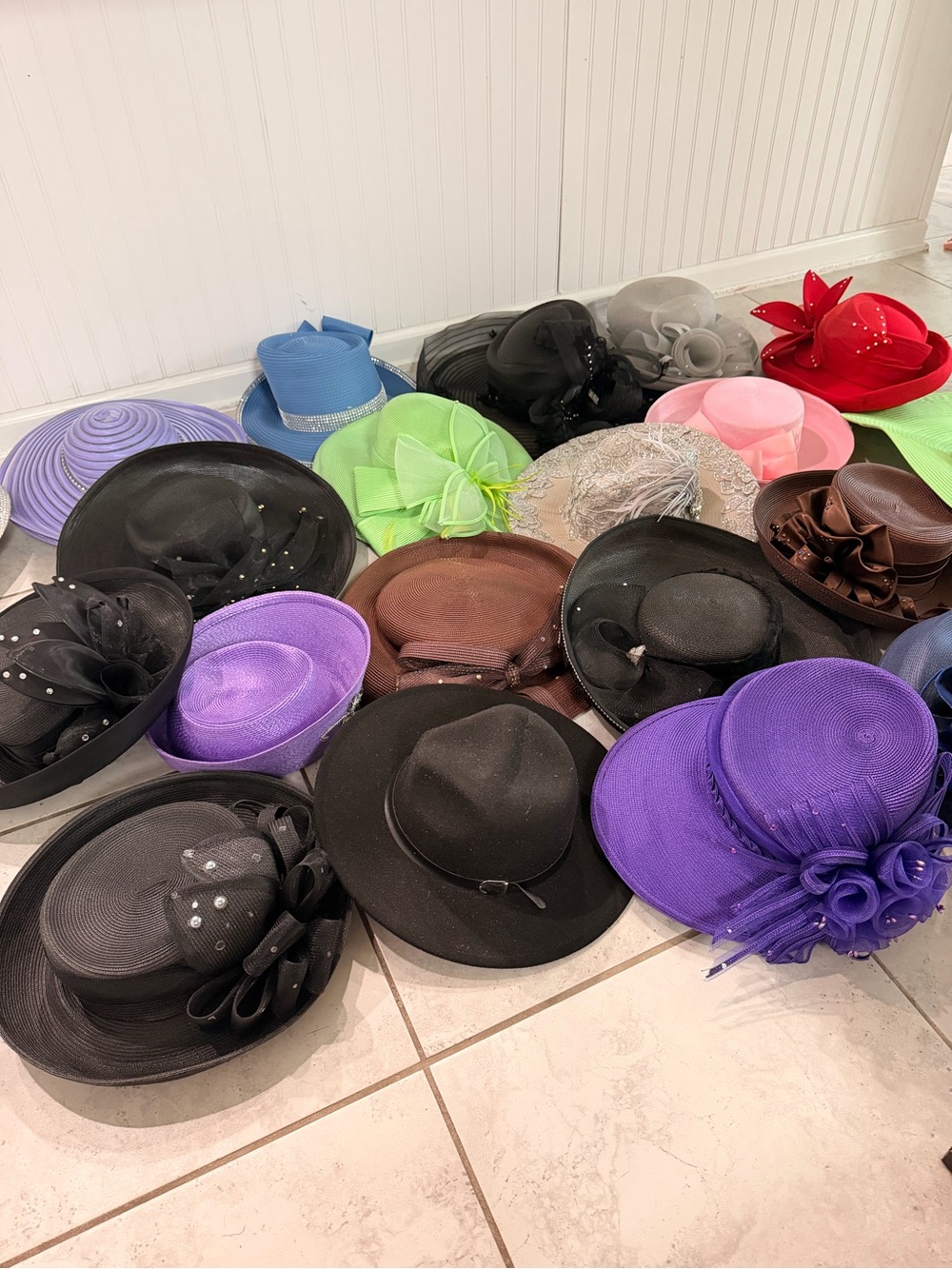 22 Women's Church Hats & Derby Hats – Large Bundle (Fascinators, Fedoras)